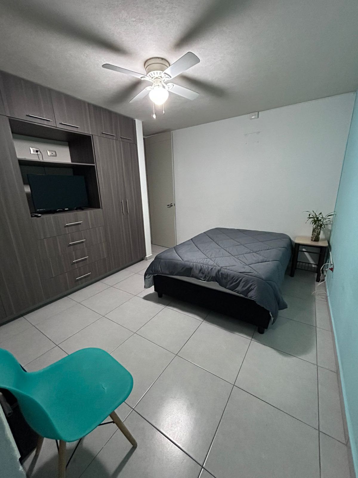 LINDA HABITACIÓN BUSCA ROOMIE — foto 5 de 6