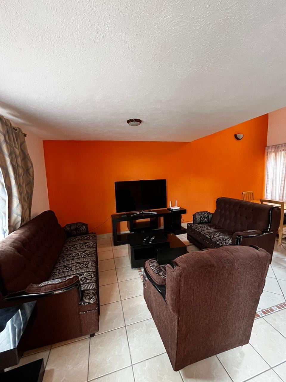Habitaciones amuebladas con baño privado para mujeres — foto 2 de 5