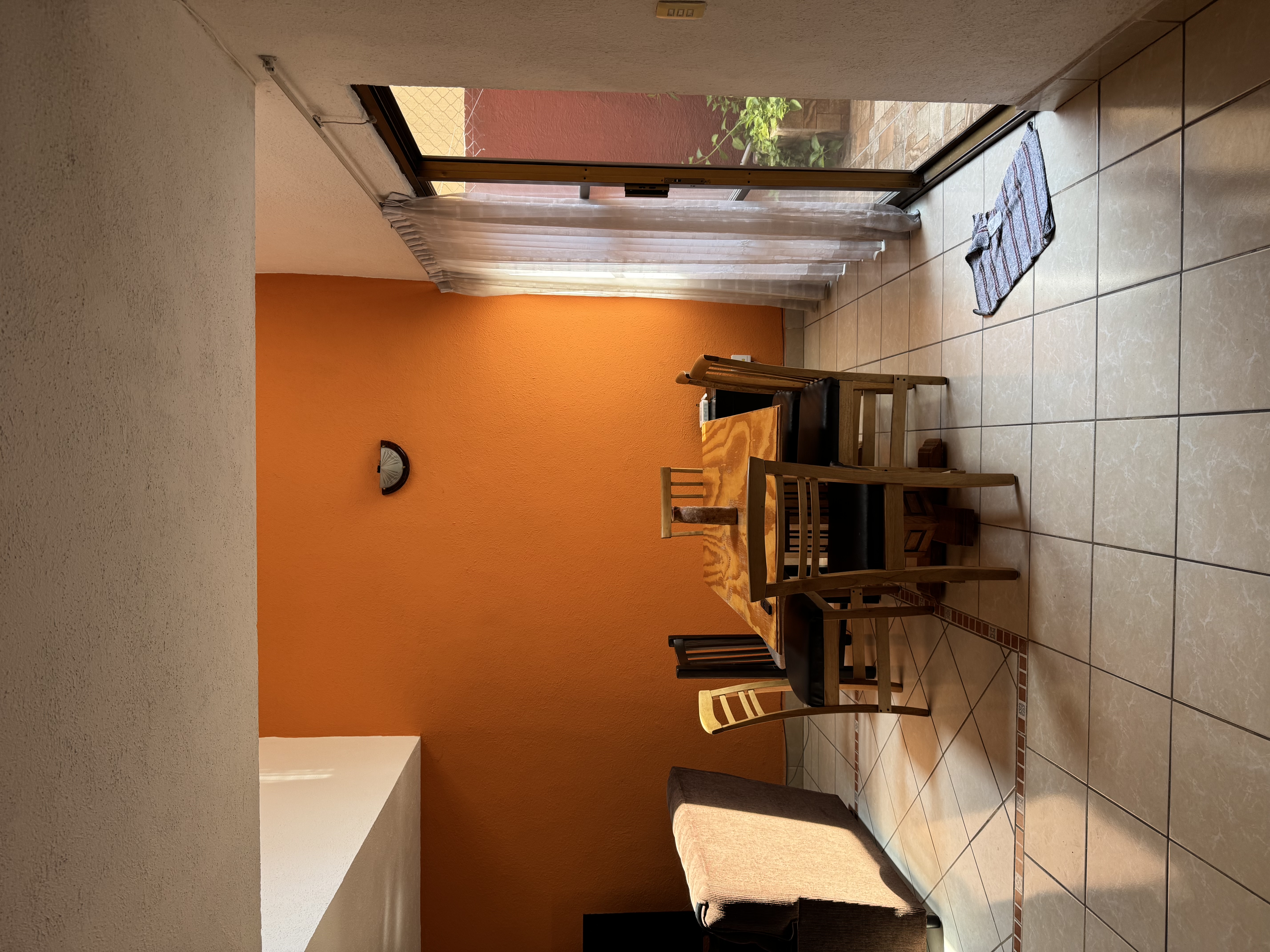 Habitaciones amuebladas con baño privado para mujeres — foto 5 de 5