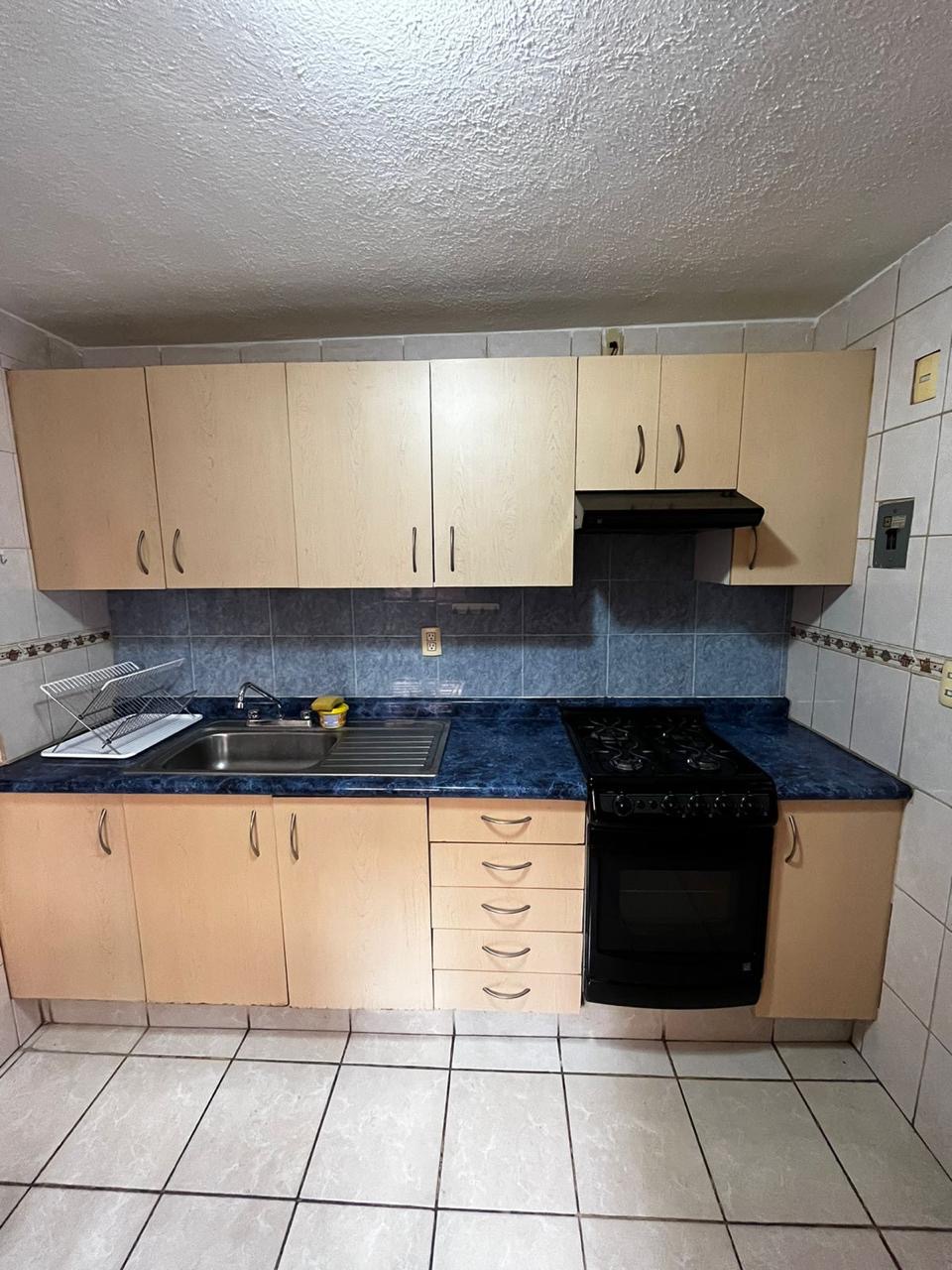 Habitaciones amuebladas con baño privado para mujeres — foto 3 de 5