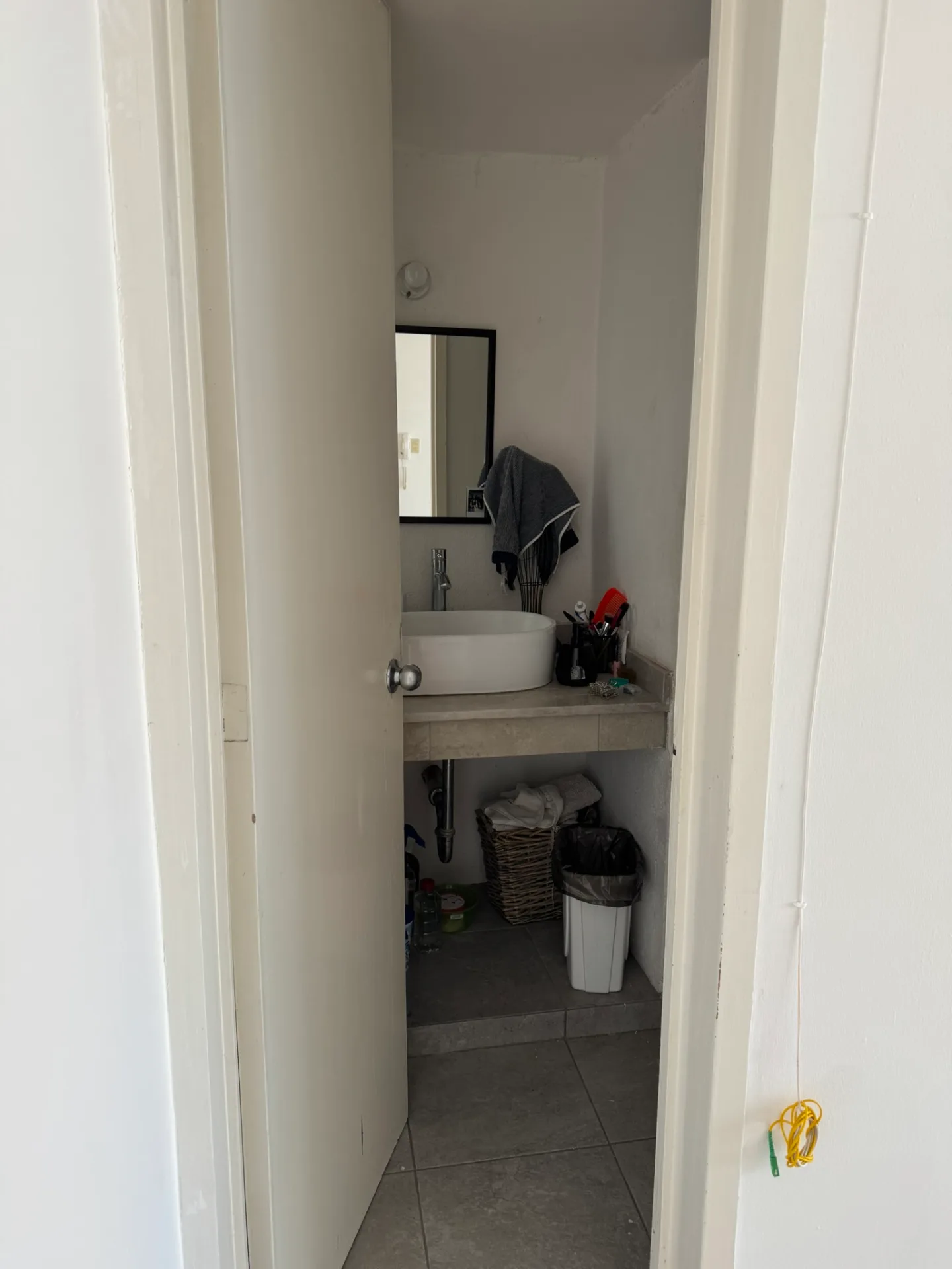 Cuarto sin amueblar en el centro — foto 3 de 6